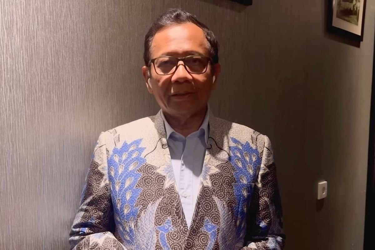 Mahfud MD Terheran-heran Sidang Nadiem Dikawal TNI: “Seumur Hidup Baru Lihat, Standarnya Kan Polisi!”