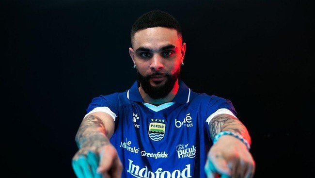 Media Prancis Soroti Transfer Sensasional Layvin Kurzawa ke Persib Bandung: ‘Paris ke Paris van Java’