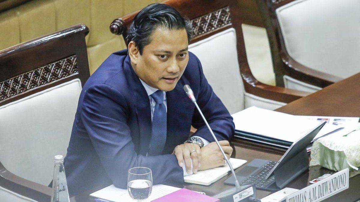 DPR Resmi Tunjuk Thomas Djiwandono sebagai Deputi Gubernur BI: Politik & Tantangan Independensi