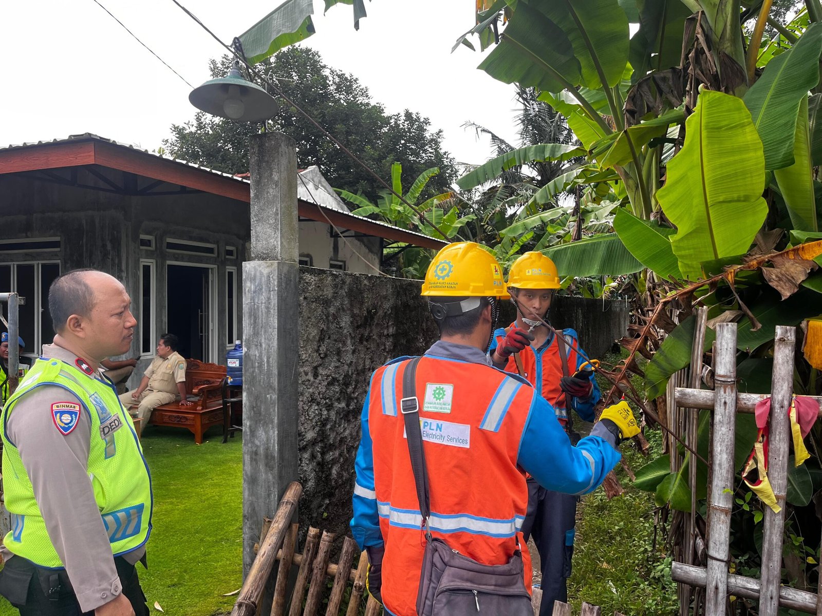 Niat Baik Berujung Duka: Pria di Buayan Kebumen Tewas Tersengat Listrik Saat Hendak Tolong Teman
