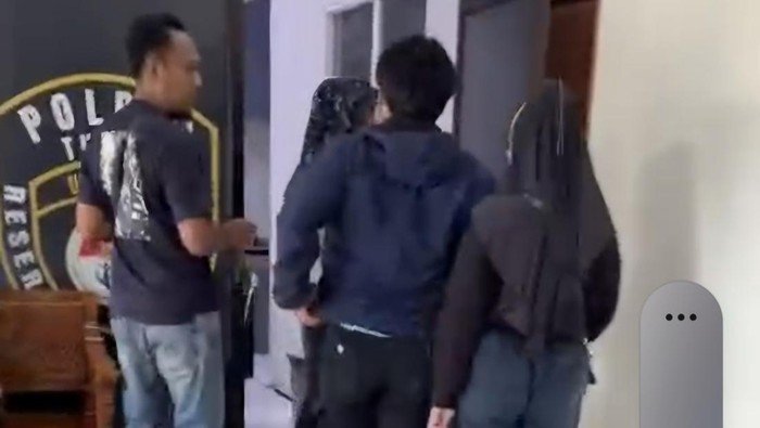 pegawai-bumn-selingkuh-dengan-guru-asn-digrebek-di-hotel-tuban-1771715984702_169