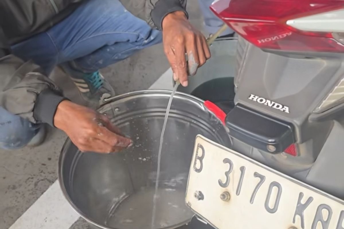 Bekasi Timur Heboh! Puluhan Motor Mogok Usai Isi BBM, Pengelola SPBU Akui Ada Campuran Air dalam Tangki Pendam