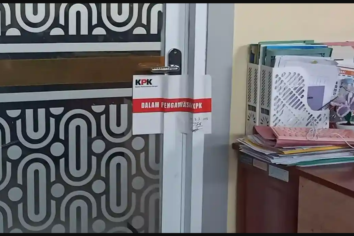 Breaking News! Bupati Pekalongan Terjaring OTT KPK, Kantor Bupati dan Sejumlah Dinas Resmi Disegel