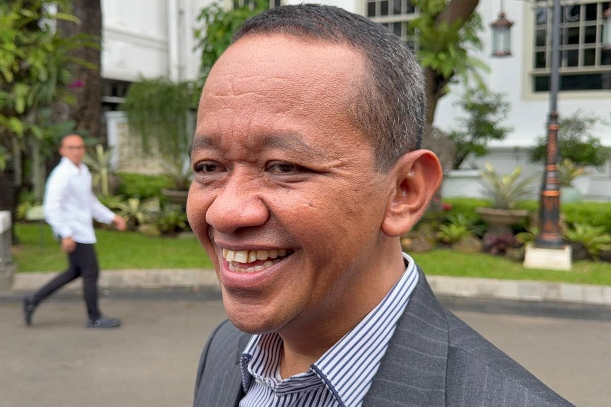 Bahlil Minta Warga Stop Panic Buying BBM: Stok Nasional Aman, Jangan Termakan Hoaks Geopolitik!
