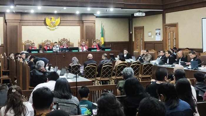 Tangis Pecah di Ruang Sidang: Eks Anak Buah Nadiem Makarim Tak Kuasa Tahan Emosi Saat Dicecar Jaksa