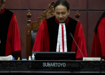 Kekuasaan Tanpa Batas? Batas Masa Jabatan Ketum Ditolak, Bukti Parpol Tak Ideal di Indonesia!