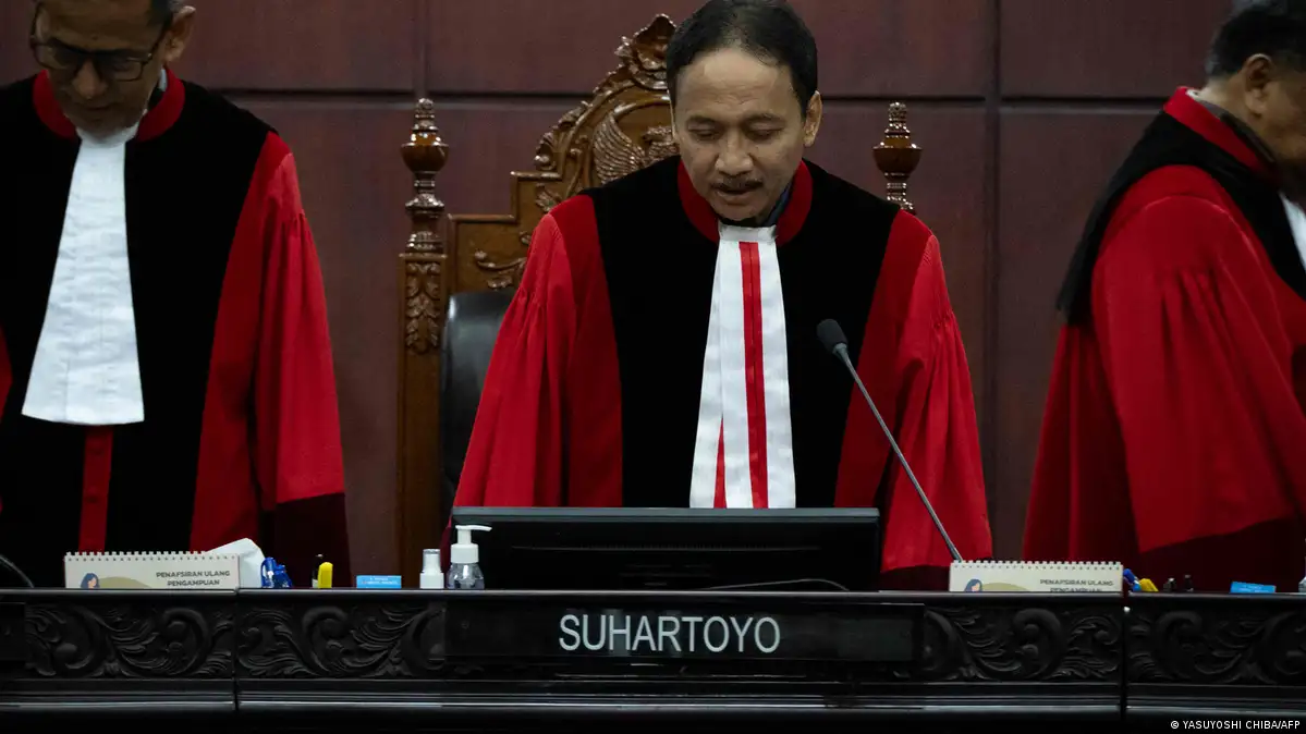 Kekuasaan Tanpa Batas? Batas Masa Jabatan Ketum Ditolak, Bukti Parpol Tak Ideal di Indonesia!