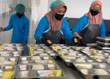 Trinitas Ekonomi Turun Gunung! Pemerintah, OJK, dan BI Kompak Dorong Bank Danai Program MBG hingga Kopdes