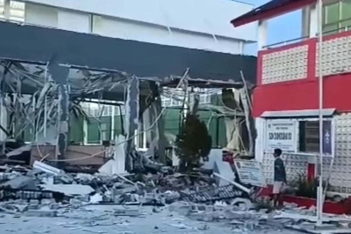 Bikin Gempar! Ledakan Terjadi di Gedung Padel Gunung Putri Bogor, Polisi Langsung Sisir TKP