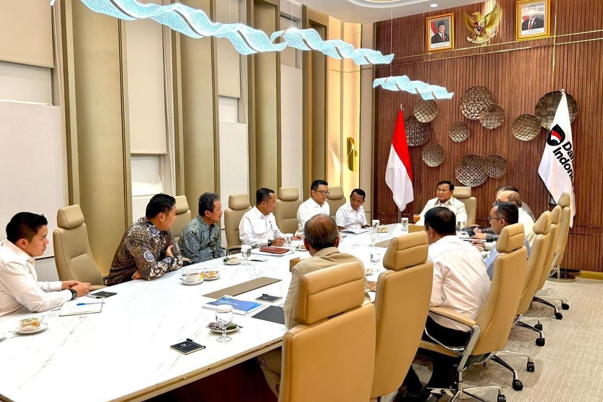 Gass Pol! Prabowo Ratas Bareng Bahlil & Airlangga di Danantara, Kebut Percepatan Program Ekonomi RI