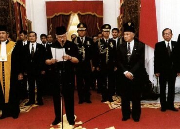 Mengenang Titik Balik Reformasi! Pidato Lengkap Soeharto 28 Tahun Lalu: "Saya Berhenti dari Jabatan Sebagai..."
