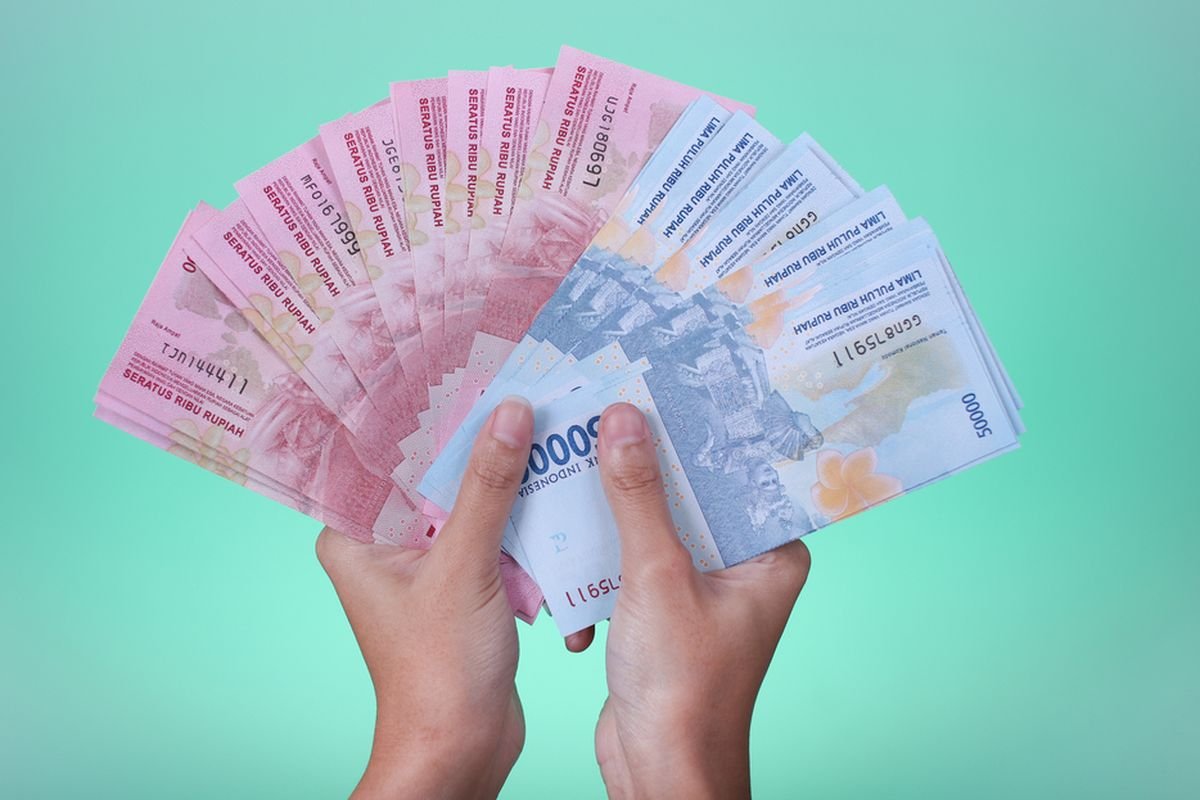Makin Tertekan! Rupiah Kini Tembus Rp 17.704, BI Bakal Kerek Suku Bunga?