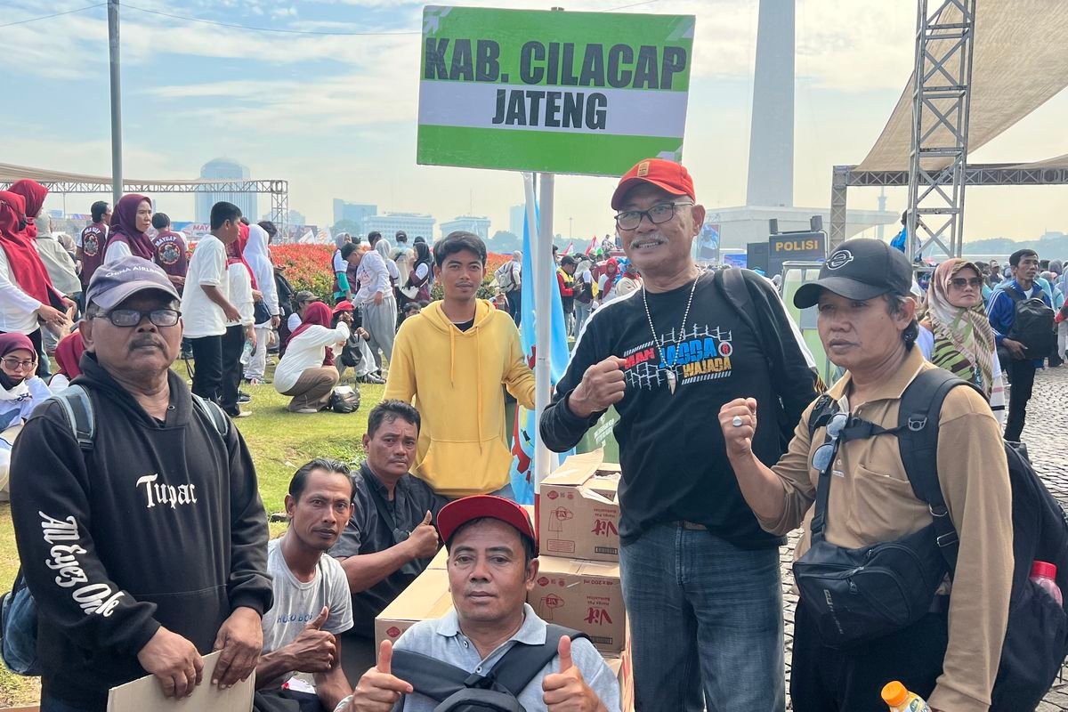 Solidaritas Lintas Profesi! Kisah di Balik Aksi Monas: Buruh hingga Ojol Bersatu Suarakan Nasib