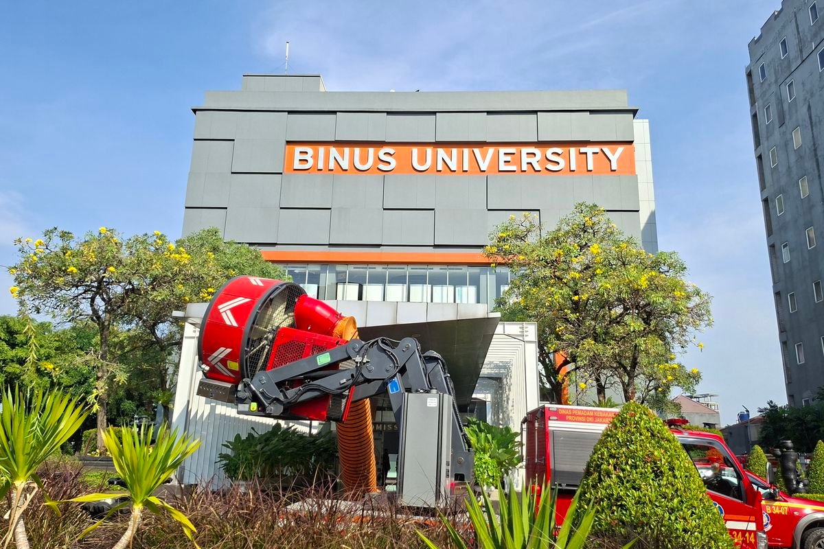 Kepanikan Landa Area Kampus! Kebakaran di Binus Anggrek Jakbar, Api dari Ruang Auditorium Lantai 5