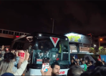 Bawa Haru! Suasana Kedatangan 9 WNI dan Aktivis Global Sumud Flotilla di Istanbul Usai Ketegangan