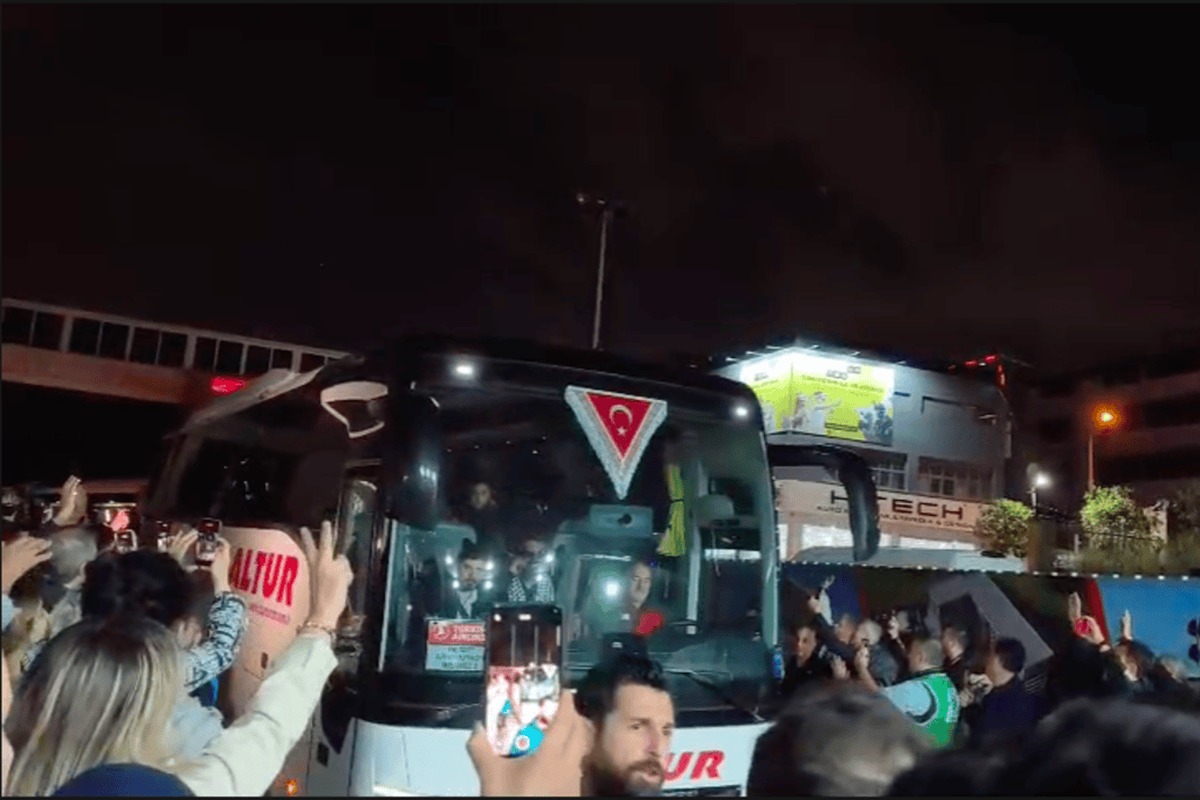 Bawa Haru! Suasana Kedatangan 9 WNI dan Aktivis Global Sumud Flotilla di Istanbul Usai Ketegangan