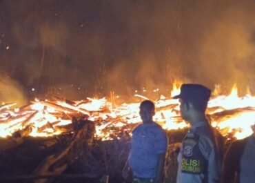 Bencana Susulan Mengintai! Tumpukan Kayu Sisa Banjir Aceh Utara Terbakar, Belum Padam Ancam 5 Desa