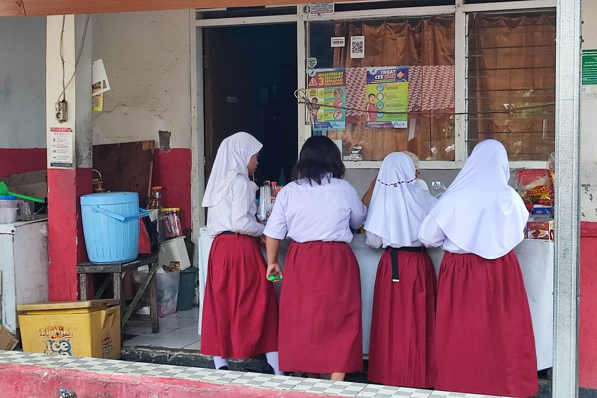 Efisiensi dan Berdayakan UMKM Lokal! Menguatnya Dukungan Atas Wacana Kantin Sekolah Gantikan SPPG di Program MBG