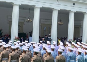 Khidmat dan Penuh Makna! Didampingi Gibran, Prabowo Pimpin Upacara Hari Lahir Pancasila di Kemlu