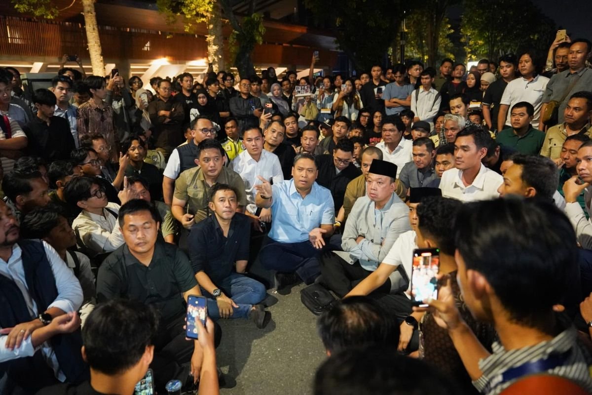 Gelombang Protes Berlanjut! Mahasiswa Gelar Aksi Saat Budiman-Nusron Datangi UGM, Sebut Ekspresi Demokrasi