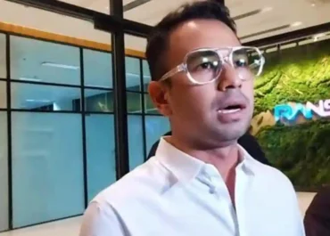 Raffi Ahmad Datangi Kampung Adat Sade, Salurkan Bantuan Rp1 Miliar untuk Korban Kebakaran