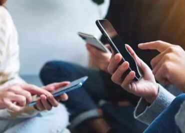 Tren Remaja Curhat ke AI Meningkat, Pakar Ingatkan Risiko bagi Kesehatan Mental dan Interaksi Sosial