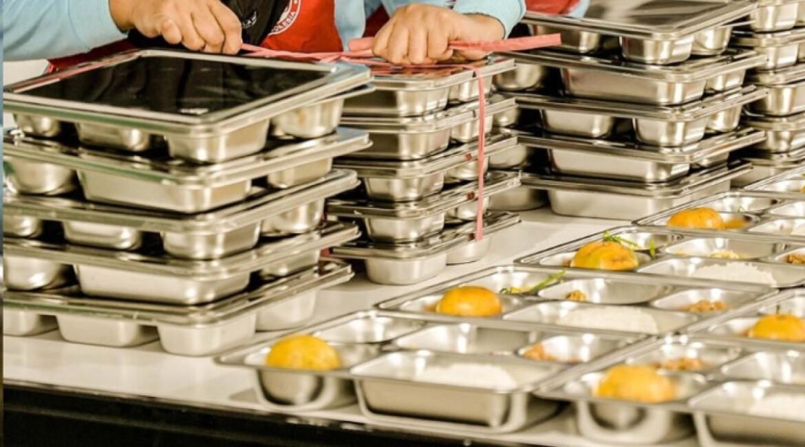 Pemilik-dapur-MBG-di-Ponorogo-sunat-budget-menu-dari-Rp10-ribu-menjadi-Rp6500-per-porsi