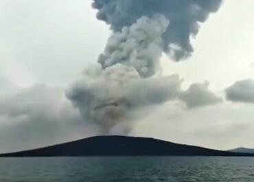 Gunung Anak Krakatau Masih Erupsi, Puluhan Gempa Low Frequency Terekam