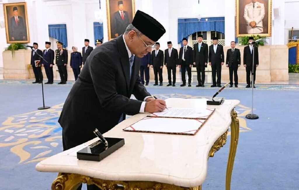 suahasil_nazara_menandatangani_berita_acara