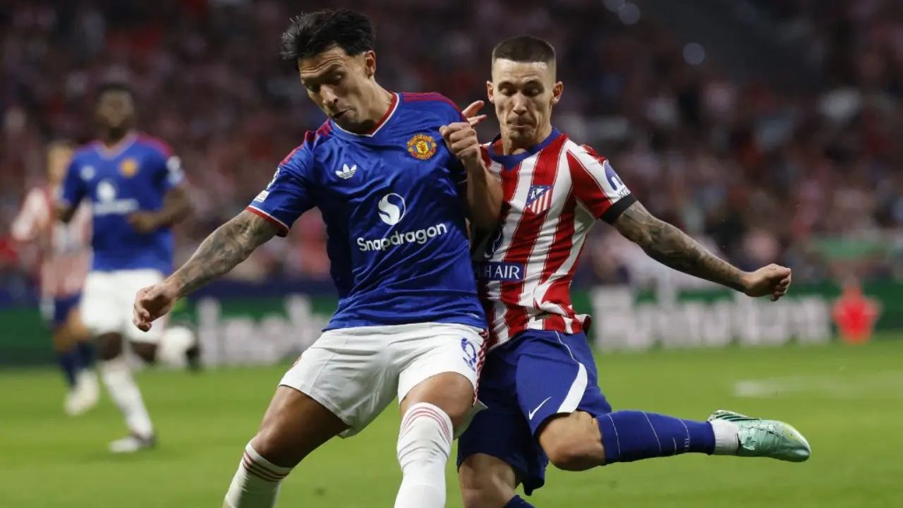 Alan Shearer Bela Lisandro Martinez yang Kritik Petinggi Manchester United