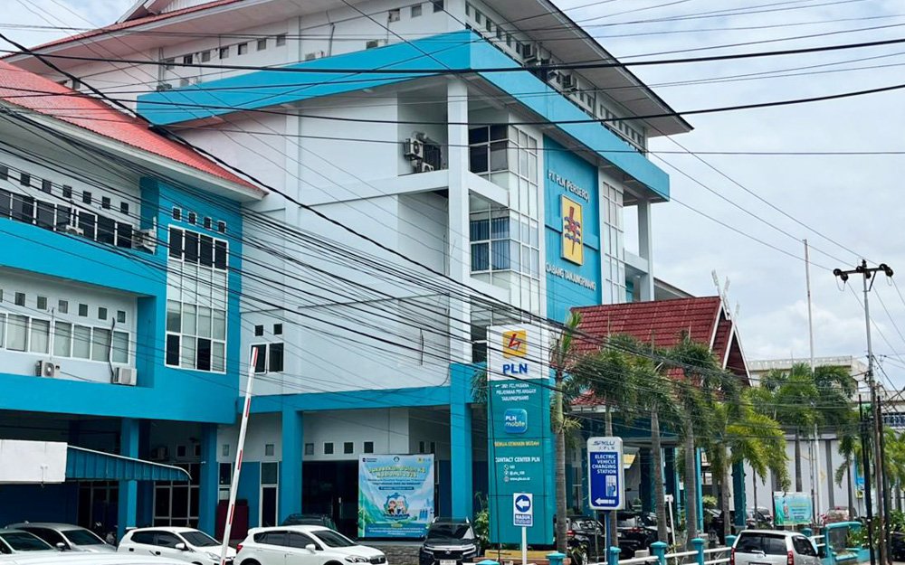 Warga Tanjungpinang Geruduk Kantor PLN, Tuntut Kejelasan Pemadaman Listrik