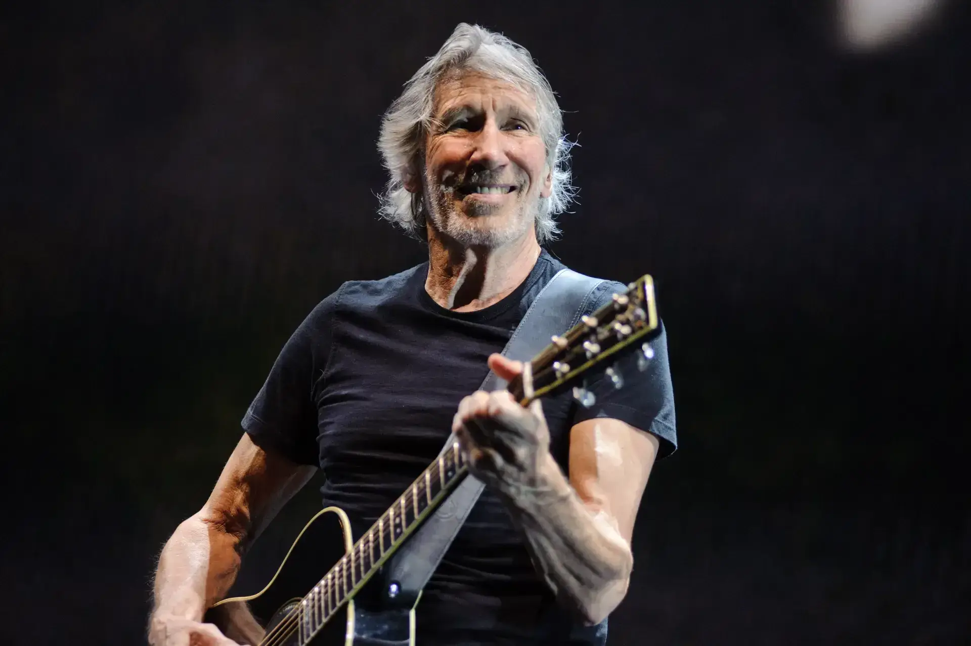 Roger Waters Kecam Sikap Apatis James Hetfield soal Politik di Panggung Musik